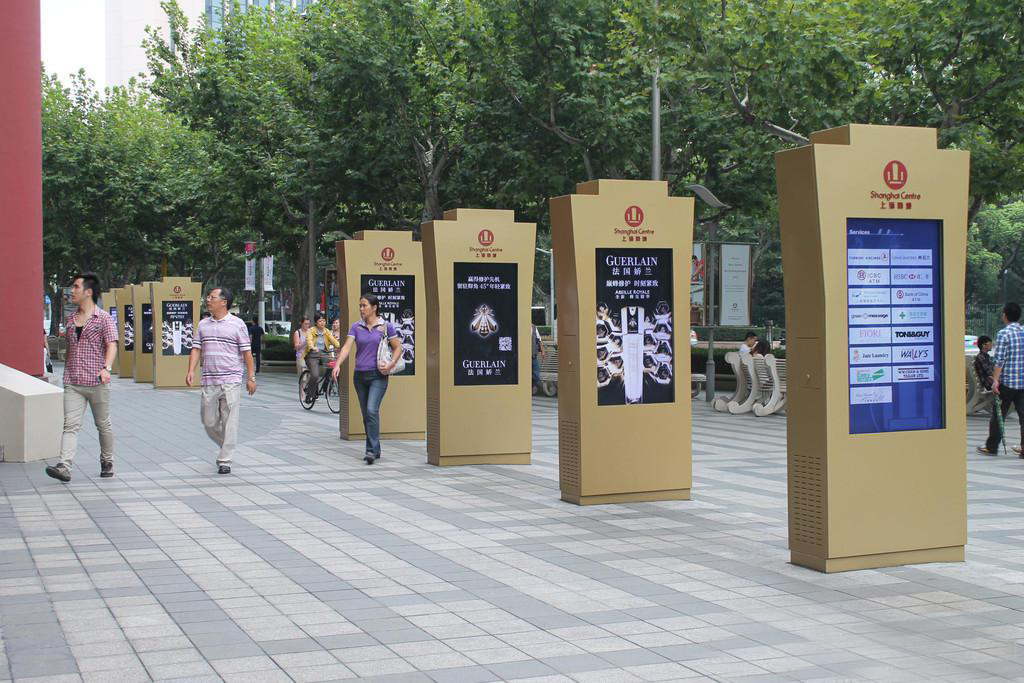 戶外廣告機(jī)報價